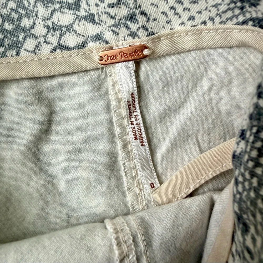 FREE PEOPLE Mod Femme Snakeskin Pattern Mini Skirt—SZ. 0